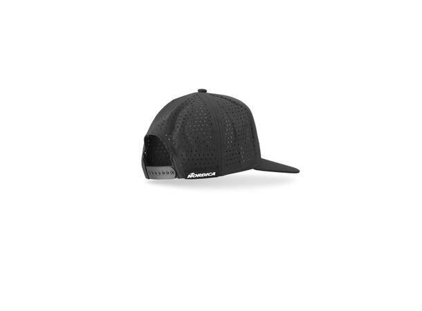 NORDICA ESSENTIAL FLATBRIM Svart/Vit Keps 