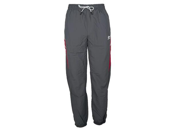 UMBRO Relaxed Track Pant Mörkgrå L Retrobyxa i nylon 
