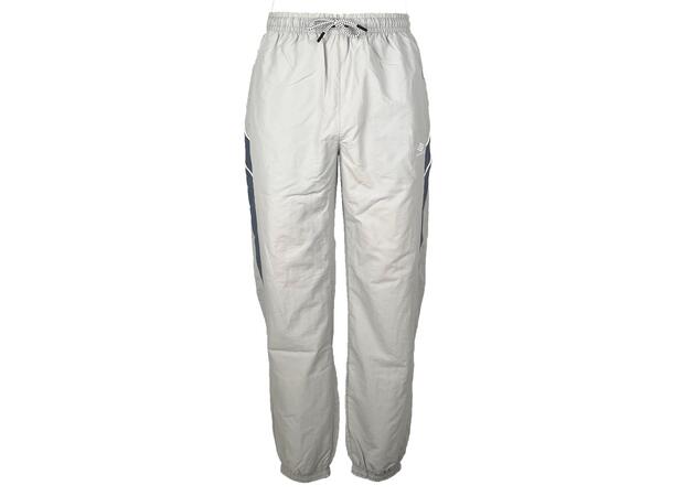 UMBRO Relaxed Track Pant Lj.blå XS Retrobyxa i nylon 
