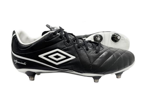 UMBRO Speciali 4 Pro SG Svart/Vit 44 Fotballsko skruvdobb 