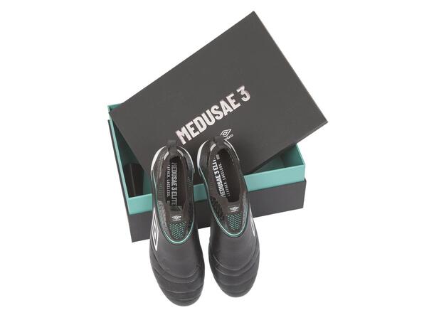 UMBRO Medusæ 3 Elite FG Svart 40,5 Fotbollssko utan snörning 