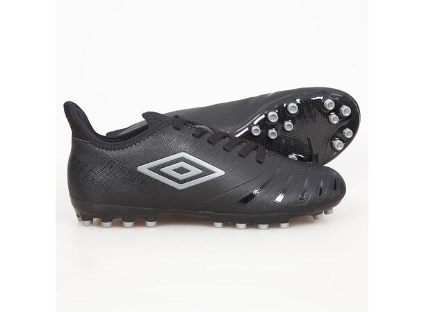 UMBRO UX Accuro III Club AG J Svart 28 Juniorsko för konstgräs 